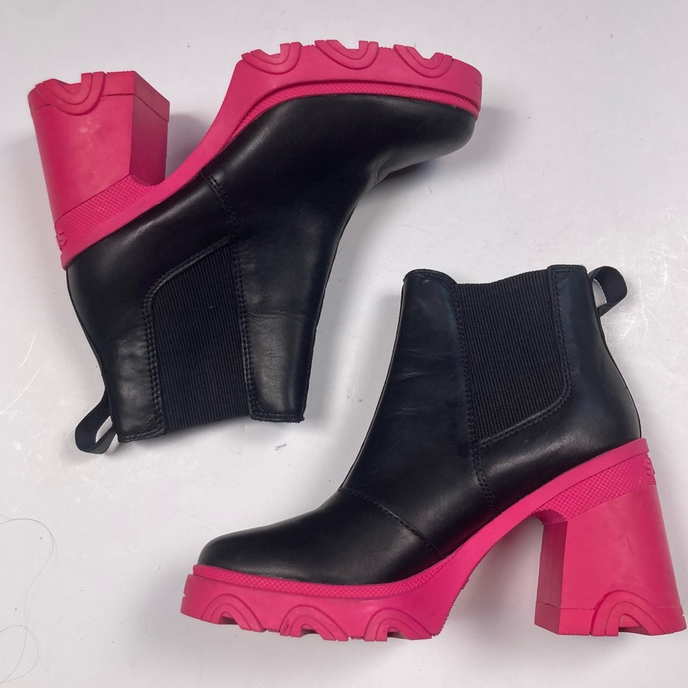 SOREL Women’s Brex Heel Platform Chelsea Boot in Black and Cactus Pink